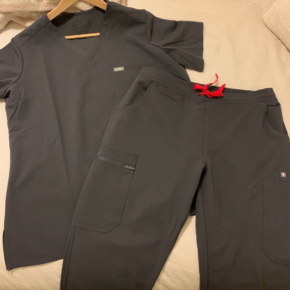 COPY - NWOT Figs Women’s Charcoal Scrubs